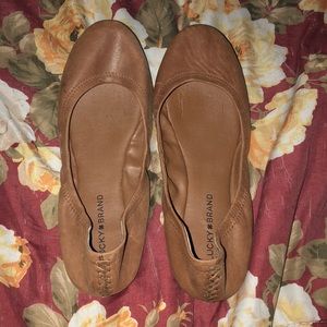 Lucky brand flats never worn